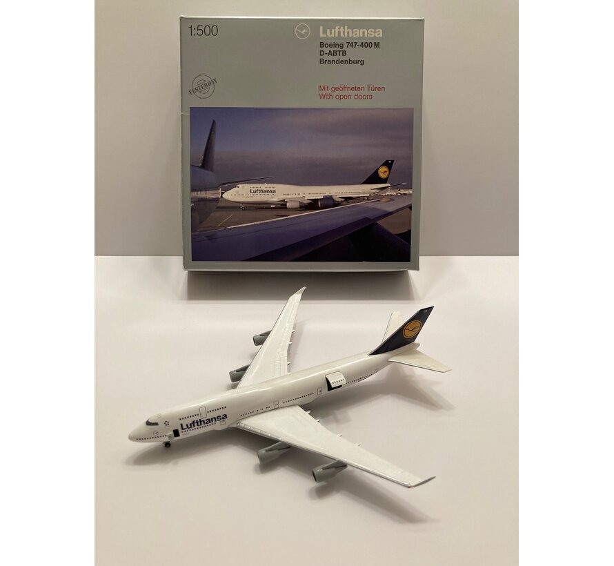 B747-400M Lufthansa D-ABTB with open doors 1:500**Collection sale