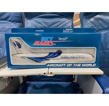 SkyMarks A380-800 Malaysia New Livery F-WWSU 1:200 with landing gear and stand **Collection sale