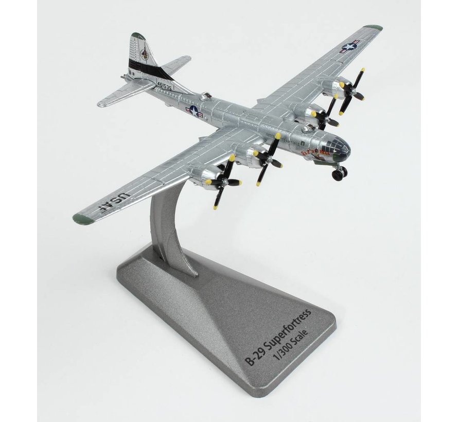 B29 Superfortress Raz'N Hell 28BS 19BG 97BW 1:300 with stand