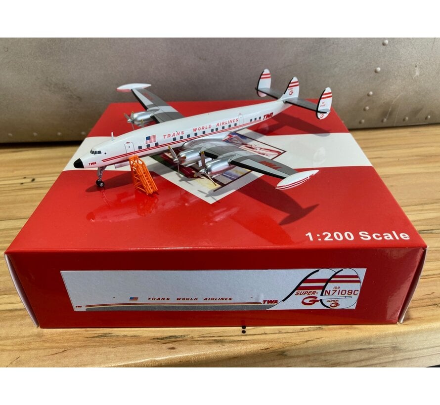 L1049 Super Constellation Trans World Airlines N7109C with stairs 1:200**Collection sale**