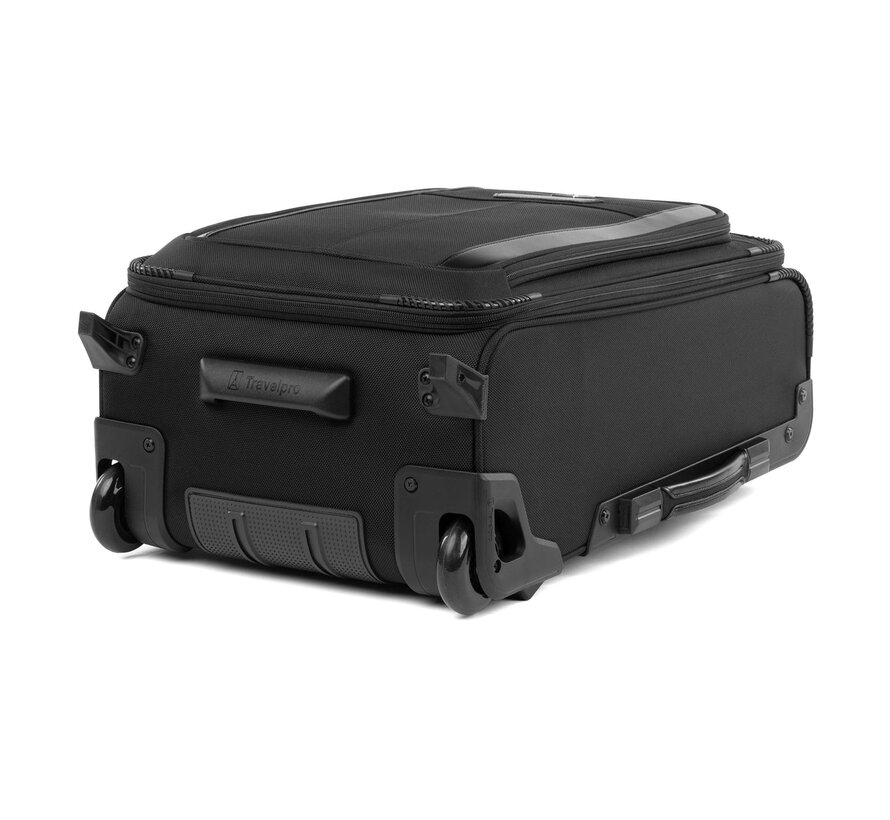 Pilot™ Seven3 Carry-on Rollaboard® (no side pockets/expansion)