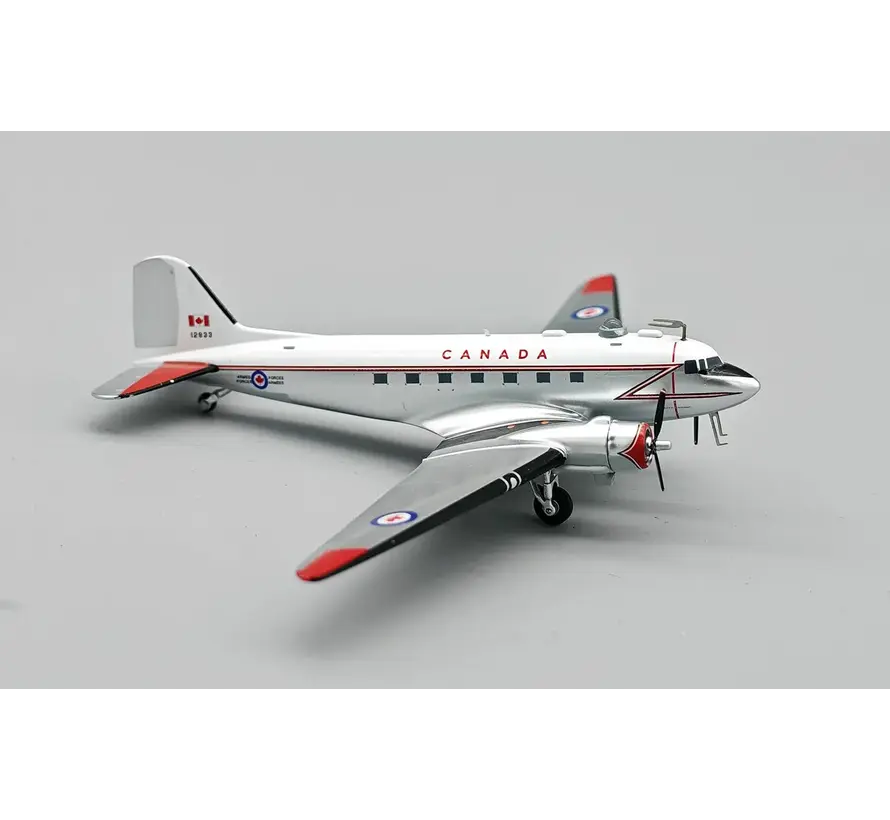 CC129 Dakota (C47 / DC3) Canadian Armed Forces (RCAF) lightning bolt livery 12933 1:200 +New arrival+