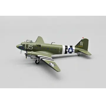InFlight C47A Skytrain (DC-3) US Army Air Force Buzz Buggy U5-N 42-100558 1:200 *New Arrival