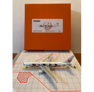 JC Wings B767-300ER JAL Japan Air Lines Mickey 90 Years JA602J 1:400**Collection sale**