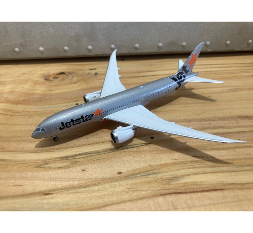 B787-8 Jetstar VH-VKB 1:400**Collection sale**