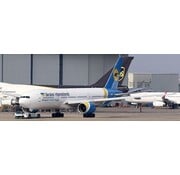 JC Wings B777-200ER Ukraine International UR-GOA 1:200**Collection sale**