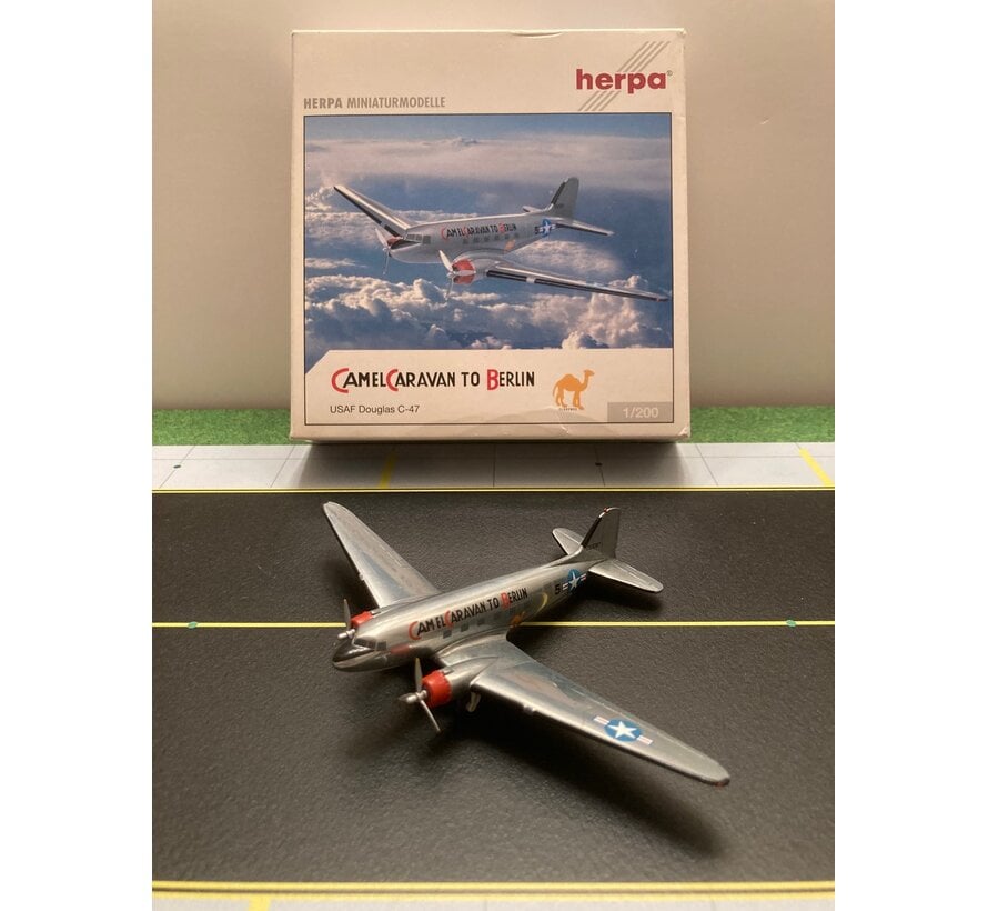 C-47 USAF 'Camel Caravan to Berlin' 1:200**Collection sale**