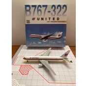 Dragon B767-300 United N652UA 'Saul Bass' 1:400**Collection sale**
