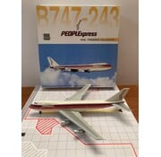 Dragon B747-200 PEOPLExpress N605PE 1:400**Collection sale**