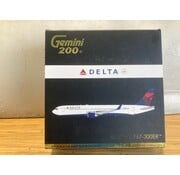 Gemini Jets B767-300ERW Delta 2007 livery N1201P 1:200 with stand (4th)**Collection sale**