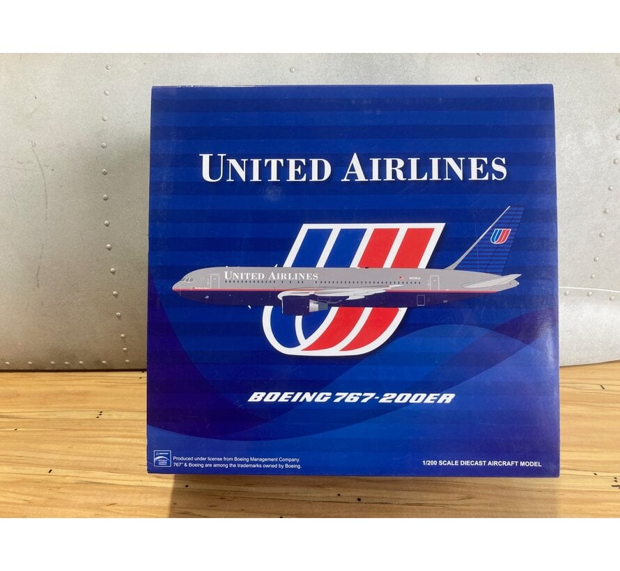 B767-200 United Airlines 1992 battleship grey N608UA 1:200 with stand**Collection sale**