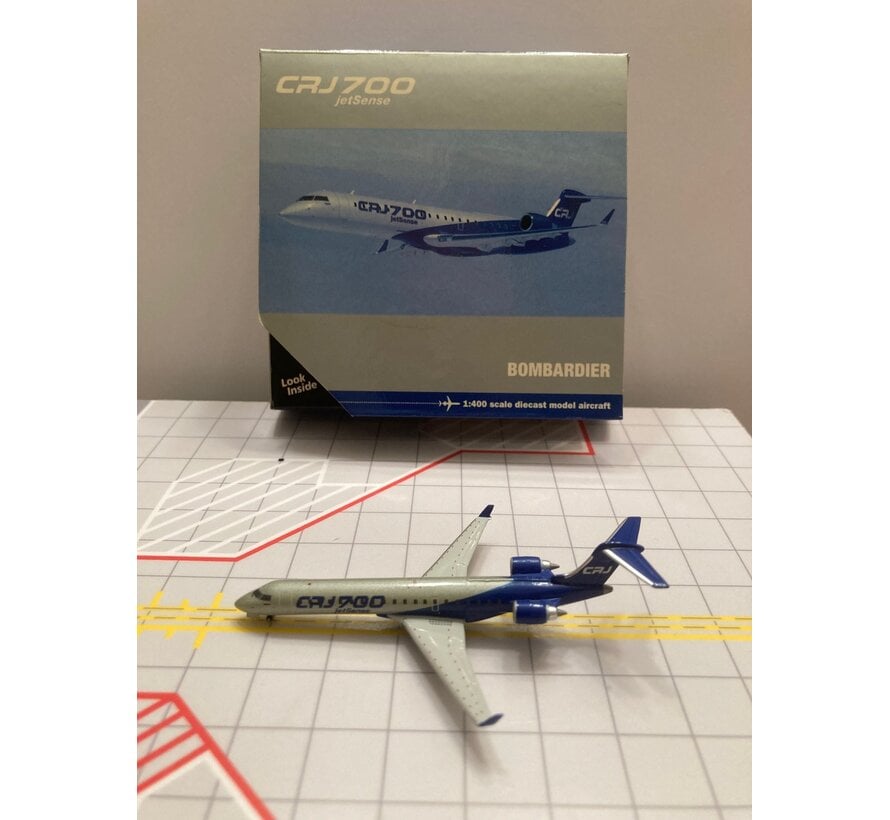 CRJ700 House Colours [Bombardier Exclusive] 1:400**Collection sale**