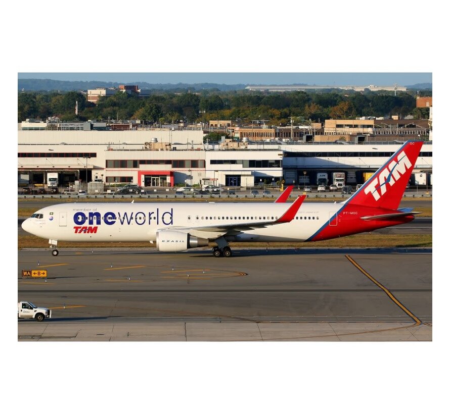 B767-300W TAM OneWorld PT-MOC 1:400**Collection sale**