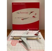 JC Wings B777-200ER Austrian OE-LPD Servus Hong Kong 1:400**Collection sale