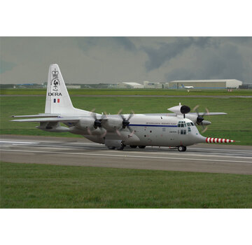 SOVA-M Lockheed C-130W2 Hercules "Snoopy" weather research aircraft 1:144