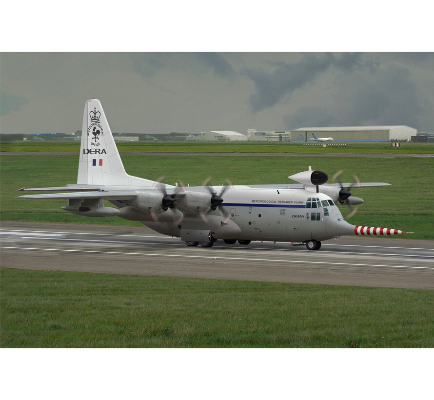 SOVA-M Lockheed C-130W2 Hercules "Snoopy" weather research aircraft 1:144
