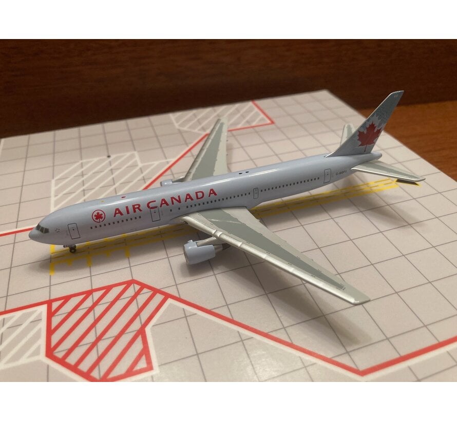 Aeroclassics B767-300 Air Canada C-GGFJ 'Ice Blue' 1:400**Collection sale**