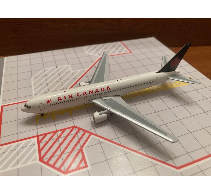 Aeroclassics B767-300 Air Canada C-GEOU Green tail 1:400 **Collection sale**