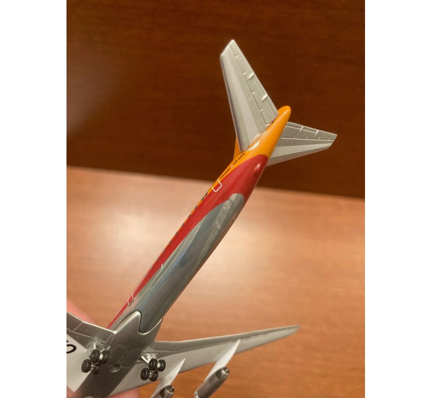 Aeroclassics DC8-63 CP Air CF-CPQ orange livery 1:400 [Polished] **Collection Sale**