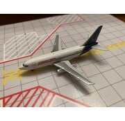 Aeroclassics B737-201A Canada 3000 C-FNAX Royal hybrid 1:400 **Collection sale