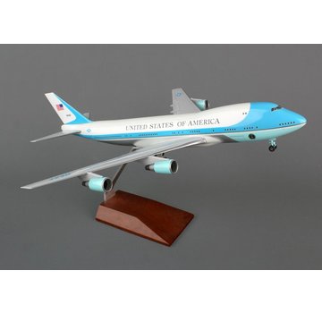SkyMarks VC25 (B747-200) USAF Air Force One 1:200 with gear & wood stand