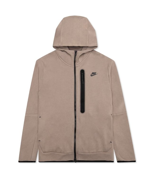 black nike full zip jacket