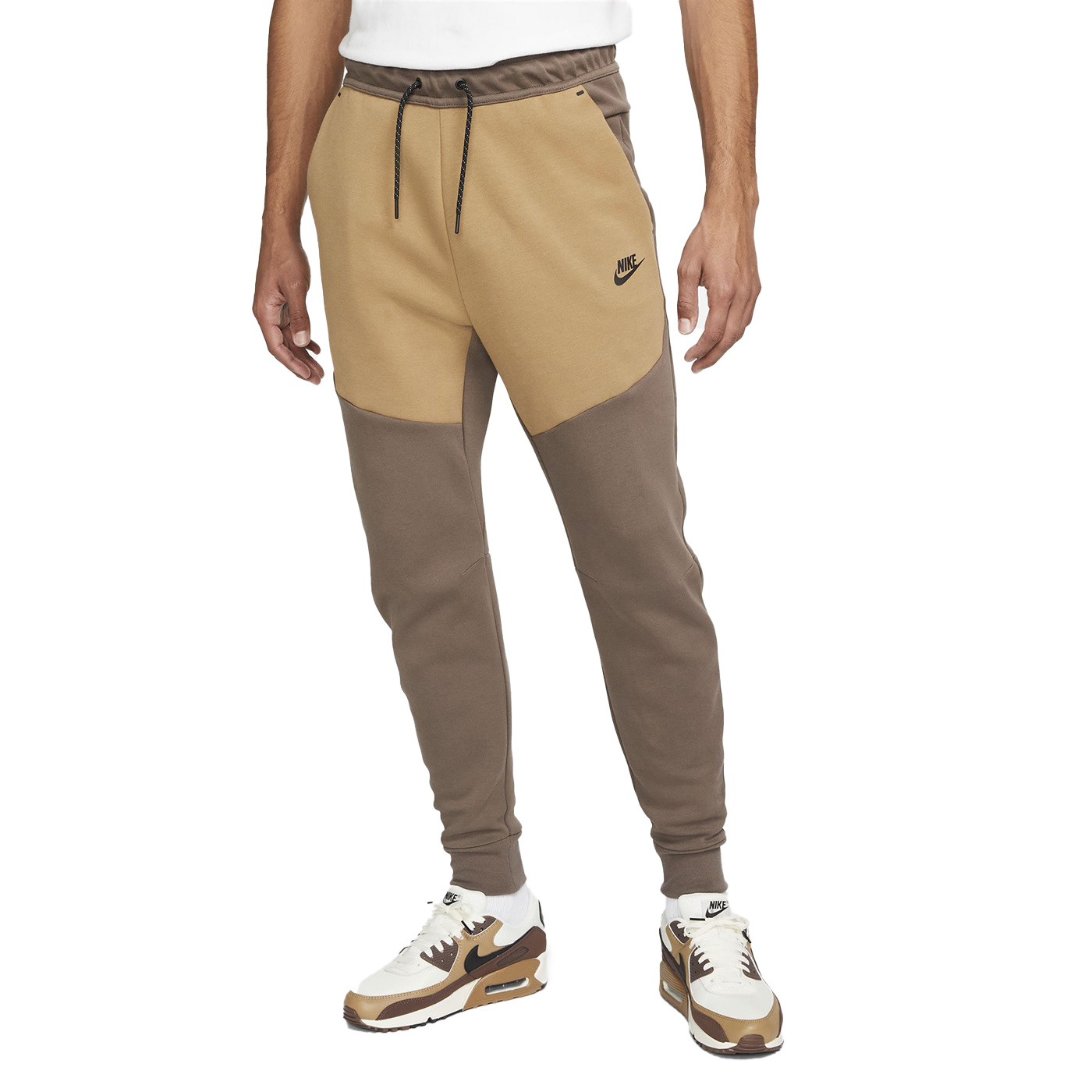 tech jogger nike