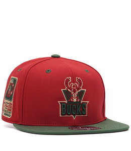 New Era Green Icon Milwaukee Bucks Fitted Cap / 7 1/2