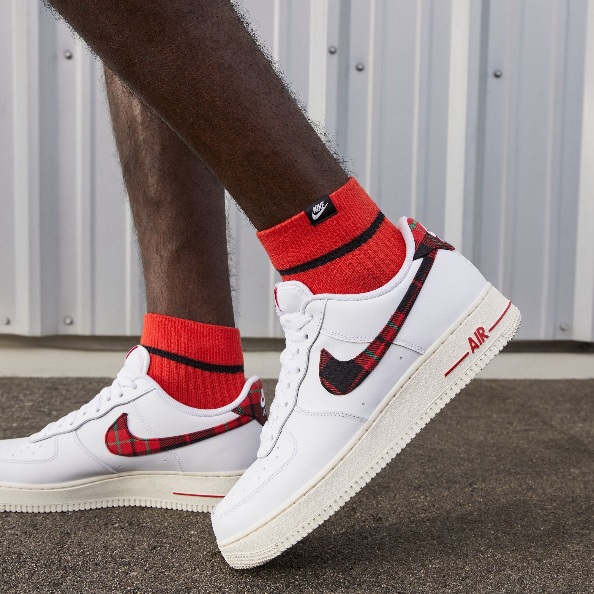 Nike Air Force 1 '07 LV8 white/university red/stadium green desde 78,00 €