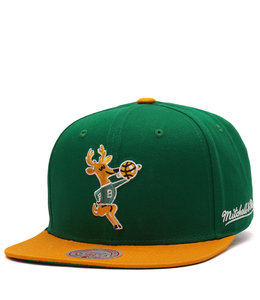 MITCHELL AND NESS BUCKS BACK IN ACTION SNAPBACK HAT