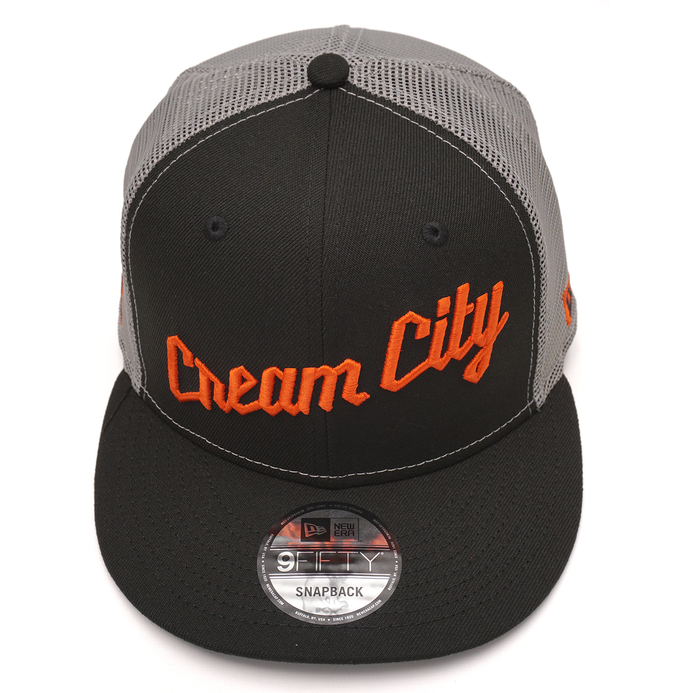 Milwaukee Bucks New Era Cream City 39THIRTY Flex Hat - Cream/Hunter Green