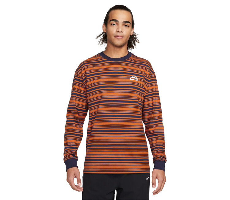 Nike Sportswear Club Men's Long-Sleeve T-Shirt.