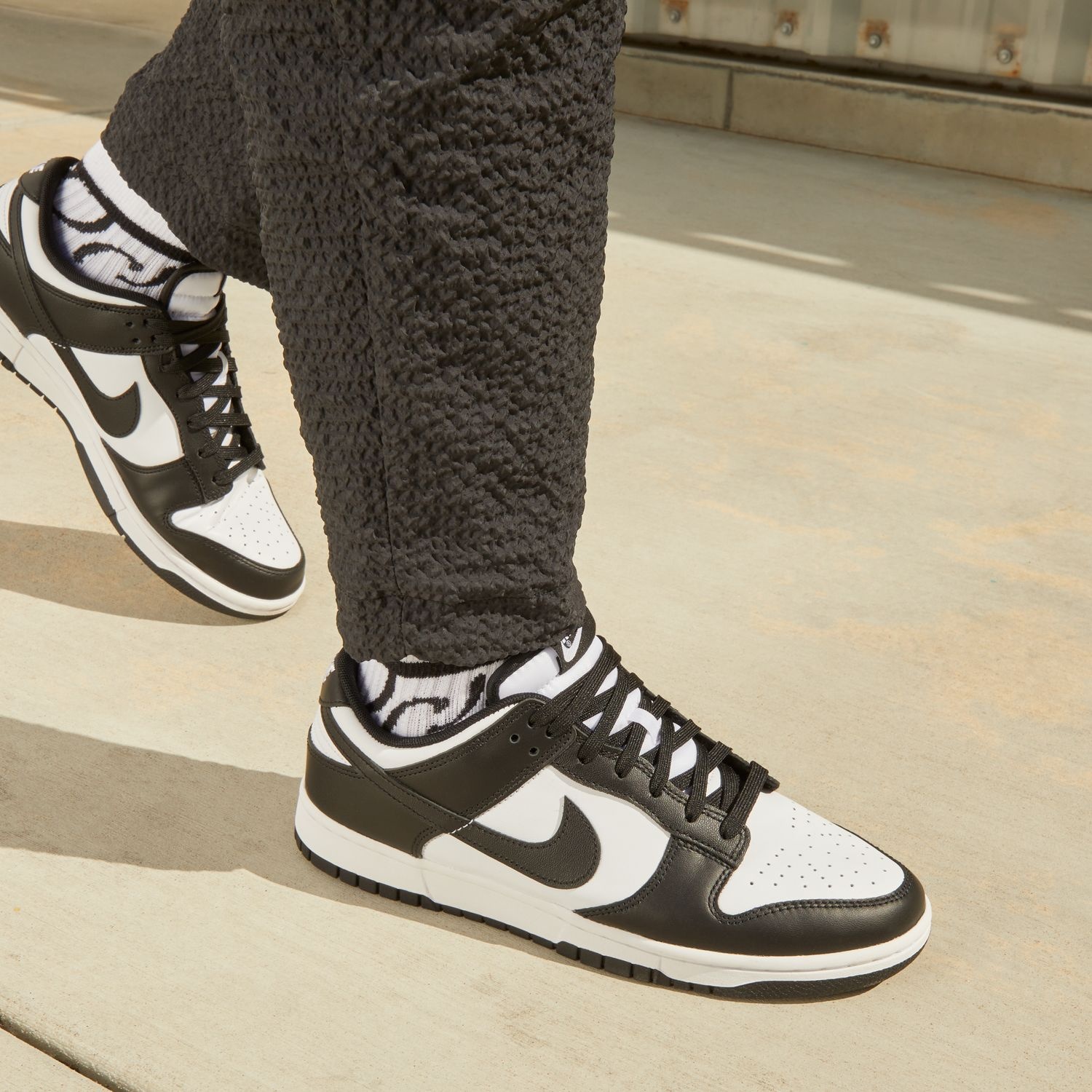 NIKE Dunk Low Retro Panda - 靴