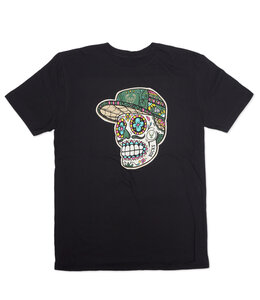 NEW ERA BUCKS SUGAR SKULL TEE