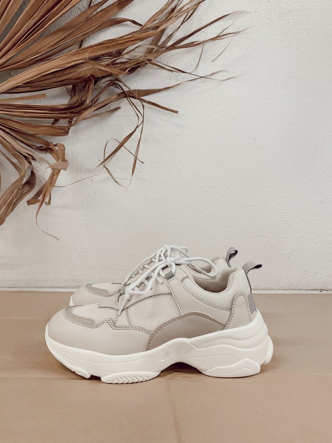 stassi chunky sneaker