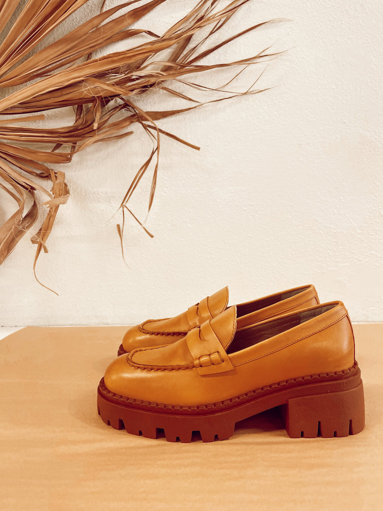 Lyra Loafer