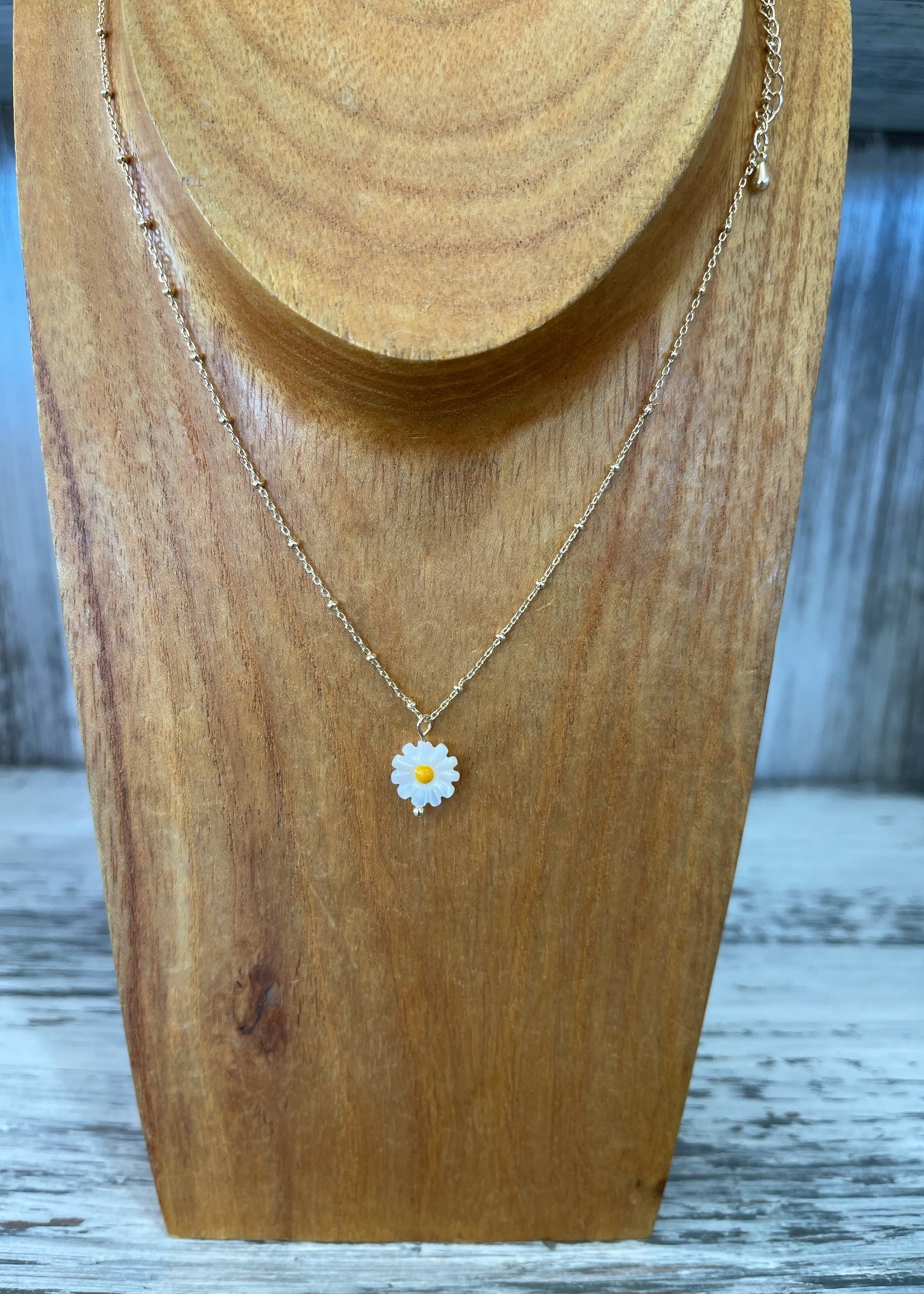 single daisy necklace