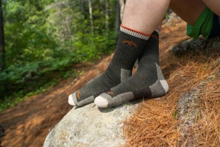 Darn Tough Vermont Darn Tough - Hiker - Midweight Micro Crew - Olive - Men's