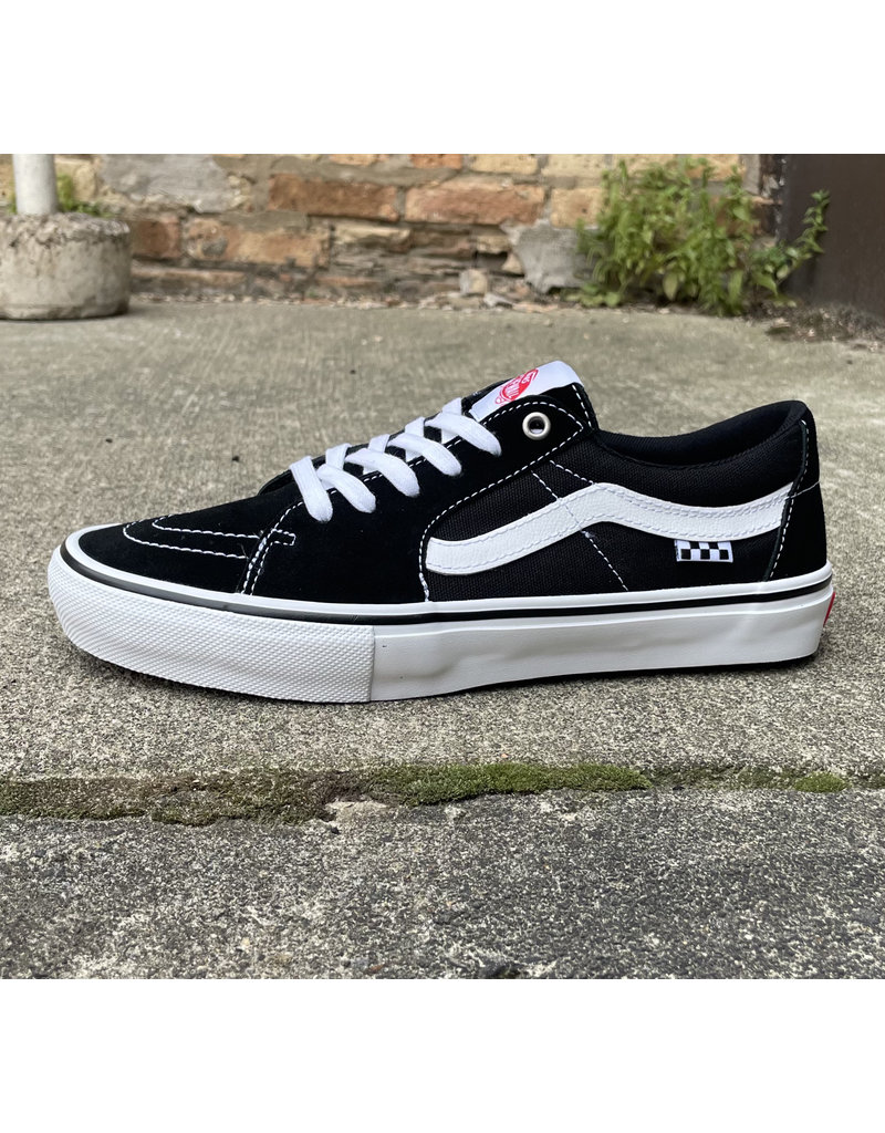 vans skate black and white