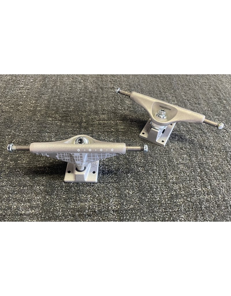 Venture Venture 5.6 Hi Worrest Plaza Raw Trucks (set of 2)