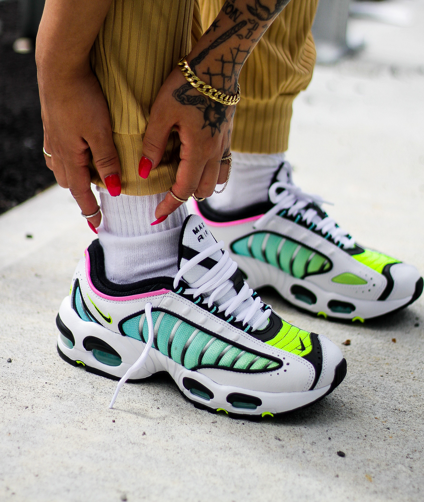 Nike Air Max Tailwind 4 на ноге