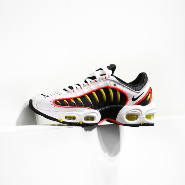 nike tailwind orange