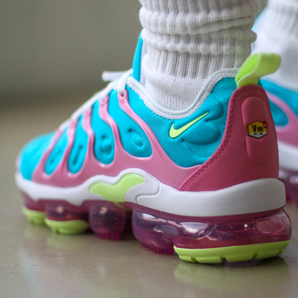 nike vapormax plus aqua