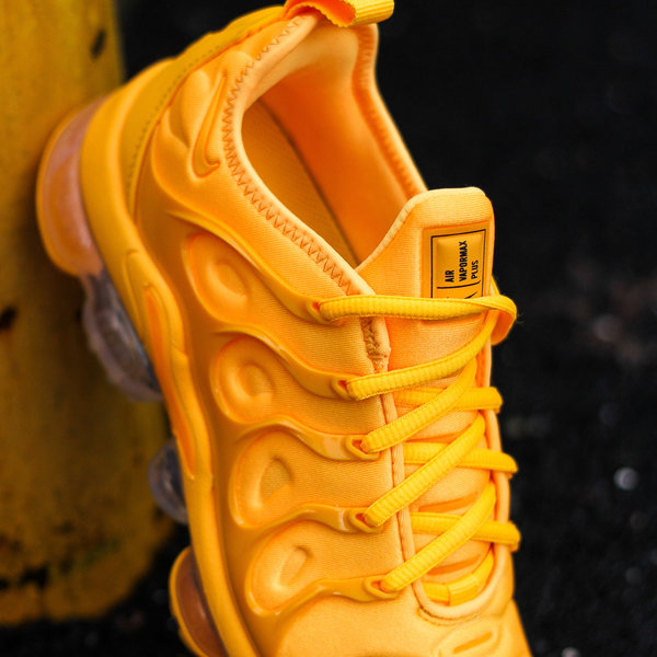 nike air max vapormax plus orange