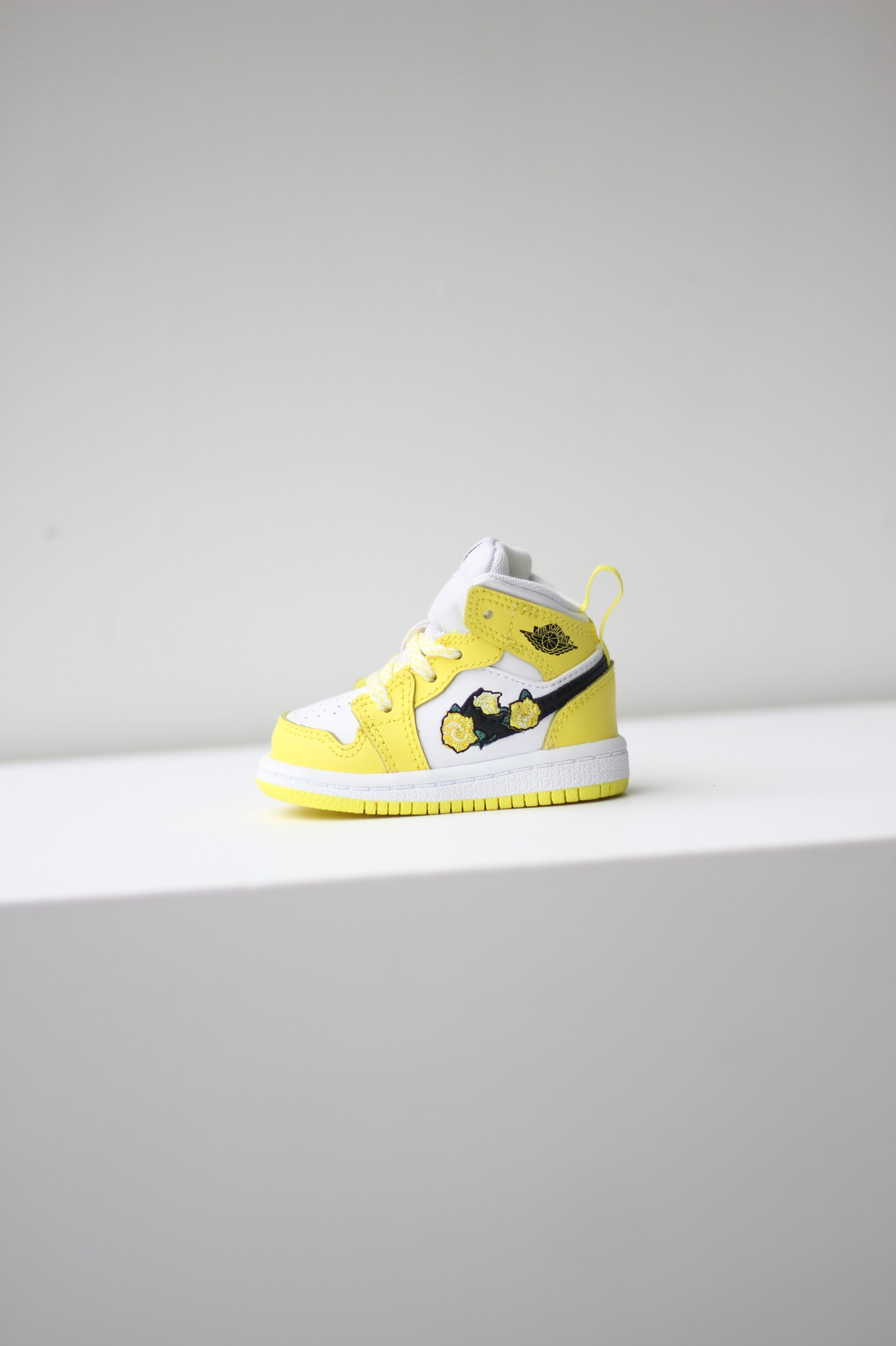 black and yellow jordan 1 toddler