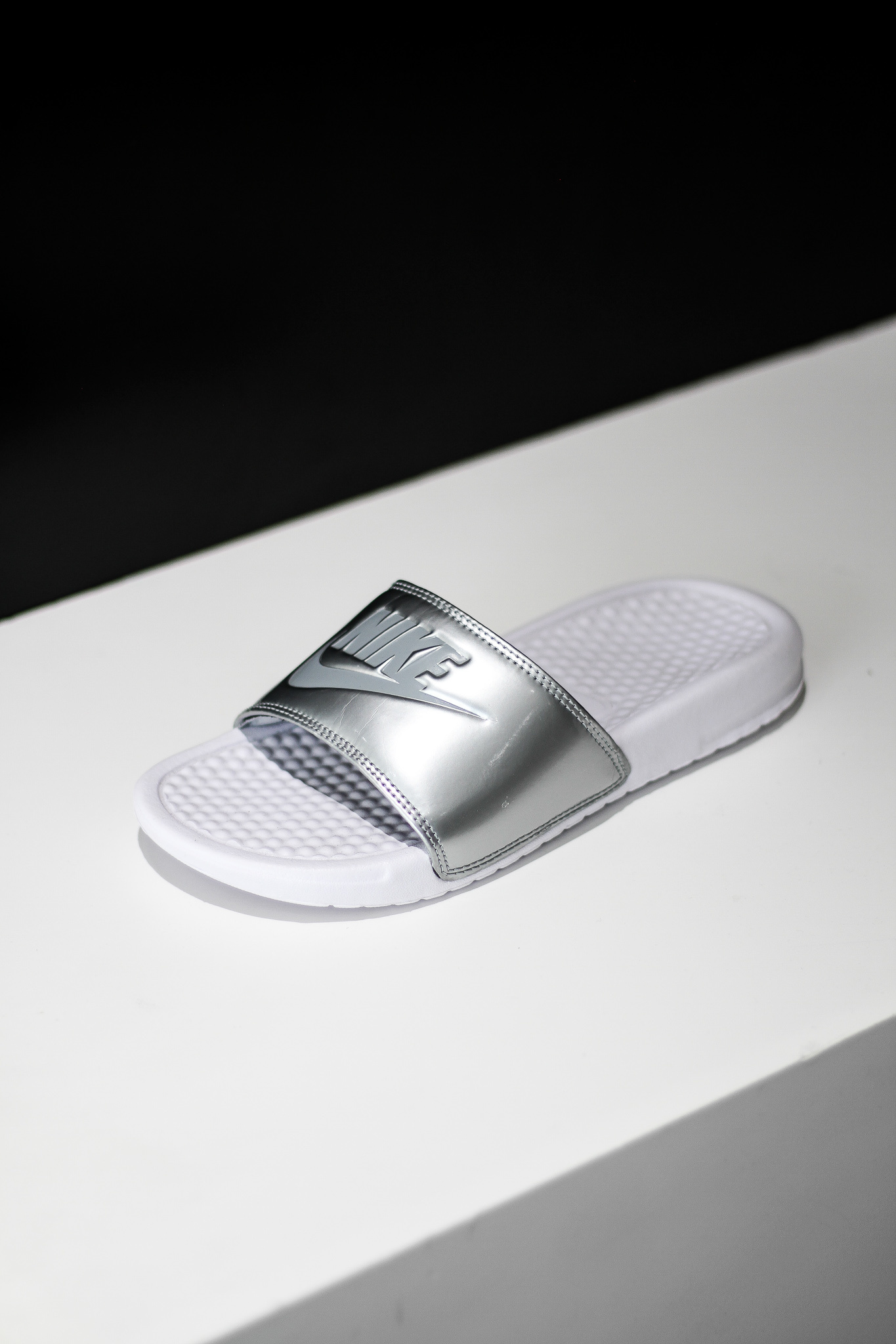 nike benassi silver