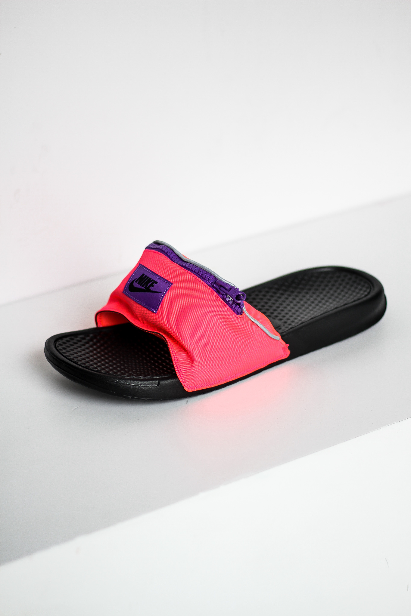 nike jdi benassi fanny pack