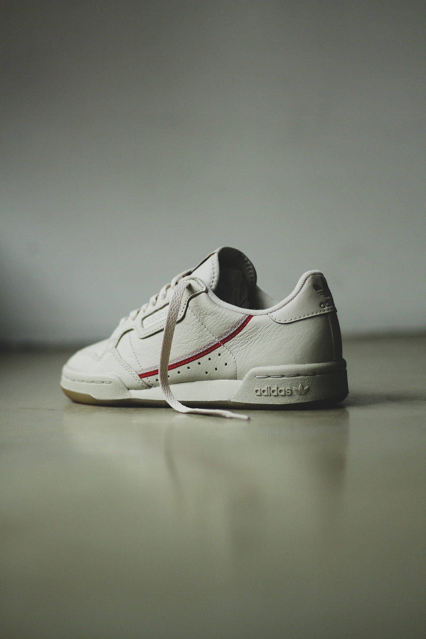 adidas continental 80 beige