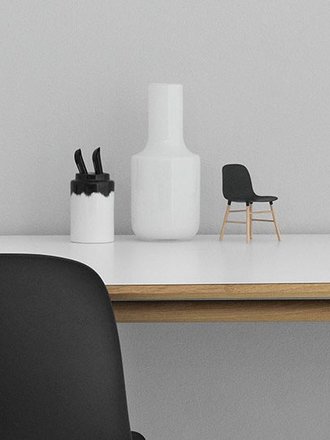 Chaise miniature Form