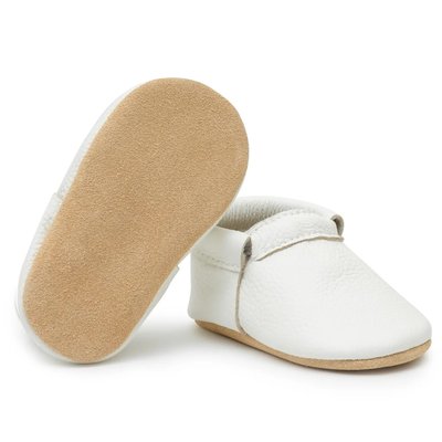 BirdRock Baby Seashell White Fringeless Baby Moccasins